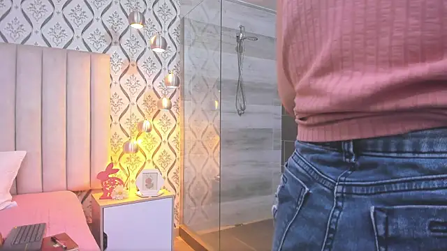 Sky Junne online show from 11-04-25, 05:50