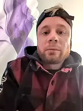 Snapshot of Chffbhf chatting on 10-21-25, 06:57 Chffbhf online show from 10-21-25, 06:57