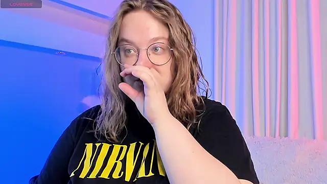 Alissa S online show from 09-12-25, 01:11