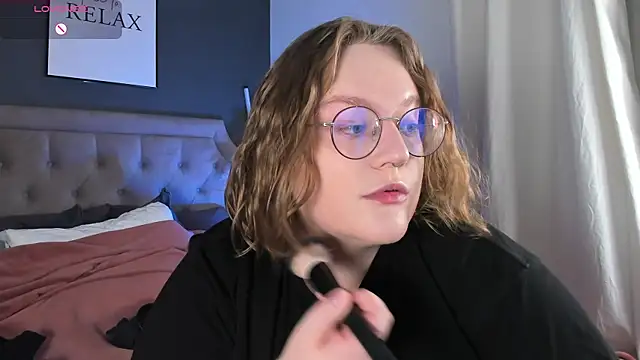 Alissa S online show from 10-08-25, 01:23