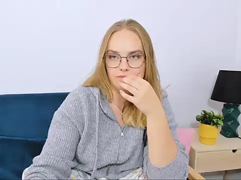 AliceCrazy69 online show from 10-17-25, 12:07