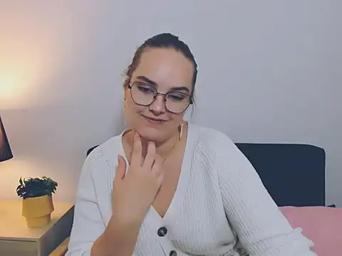 AliceCrazy69 online show from 10-13-25, 10:06