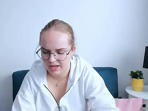 AliceCrazy69 online show from 10-25-25, 08:46