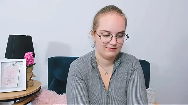 AliceCrazy69 online show from 09-15-25, 03:12