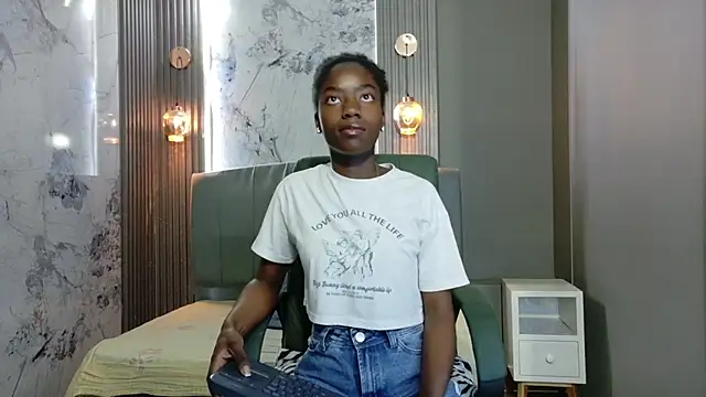 Snapshot of katia_green1 chatting on 10-02-25, 11:46 katia green1 online show from 10-02-25, 11:46