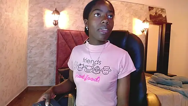 Snapshot of katia_green1 chatting on 09-19-25, 02:43 katia green1 online show from 09-19-25, 02:43