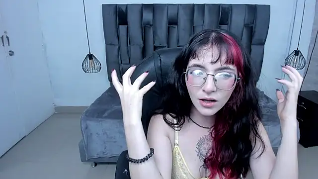 AfroditaLeclair online show from 10-21-25, 08:19