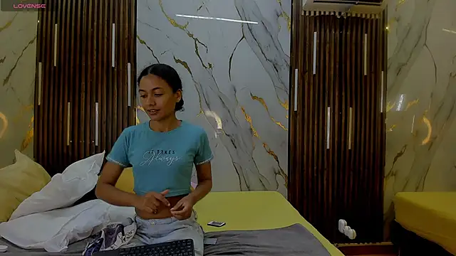 VictoriaDuart online show from 12-01-25, 08:32