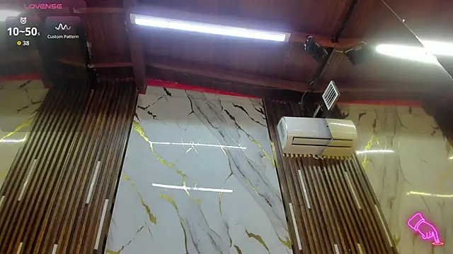 VictoriaDuart online show from 04-12-26, 08:34