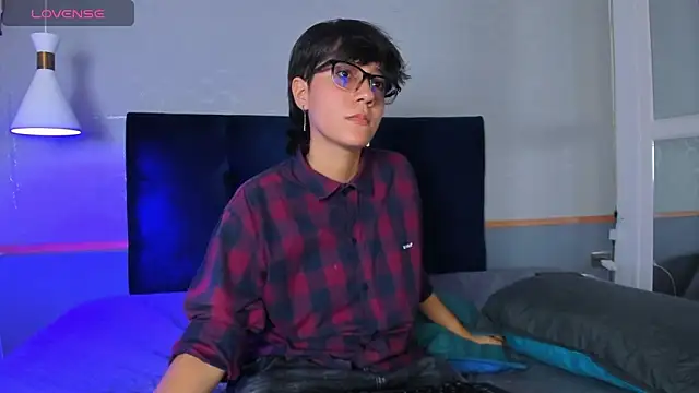 Tsuki Maru online show from 09-26-25, 08:38