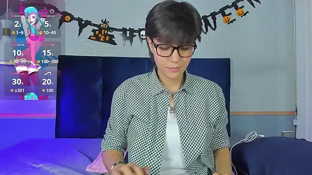 Tsuki Maru online show from 10-26-25, 08:09