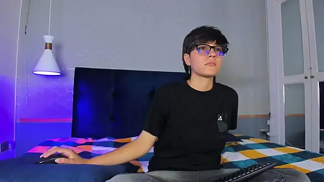 Tsuki Maru online show from 09-25-25, 08:04