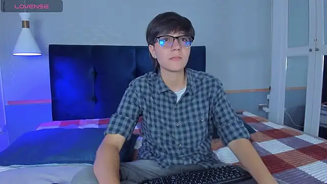 Tsuki Maru online show from 09-20-25, 08:03