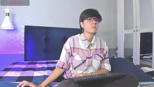 Tsuki Maru online show from 10-06-25, 08:09