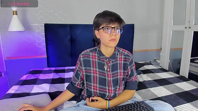 Tsuki Maru online show from 09-19-25, 07:40