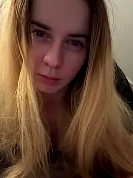 ellieen online show from 10-28-25, 10:09