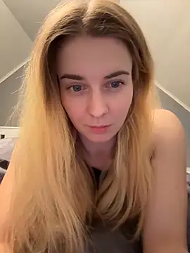 ellieen online show from 10-14-25, 09:47