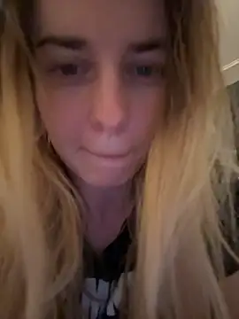 ellieen online show from 11-21-25, 10:53