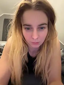 ellieen online show from 11-03-25, 10:24