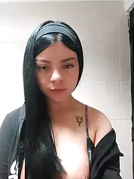LunaJacobs online show from 05-04-26, 02:20