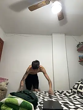 Luck  090 online show from 11-11-25, 01:44