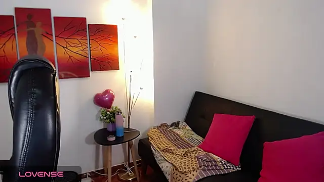 Ashley olivares online show from 10-04-25, 05:36