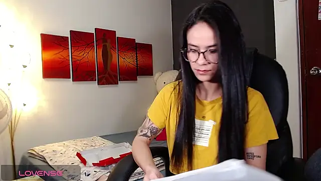 Ashley olivares online show from 11-04-25, 01:53