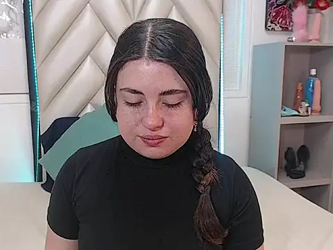 Vicluxxx online show from 10-29-25, 12:37