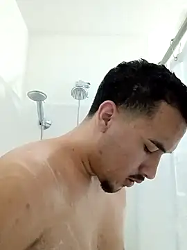 Jadriel23 online show from 09-12-25, 06:29