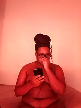 Gyminae online show from 10-28-25, 06:07