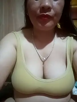 Snapshot of ningchun20 chatting on 04-17-26, 10:18 ningchun20 online show from 04-17-26, 10:18