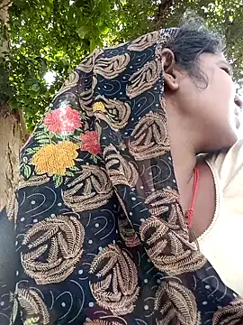 Hot Seema83 online show from 10-17-25, 08:39