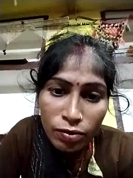 Snapshot of Susila_ji chatting on 09-10-25, 05:45 Susila ji online show from 09-10-25, 05:45