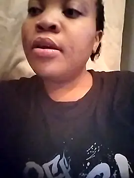 BeverlyQueen14 online show from 11-03-25, 07:57