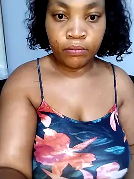 BeverlyQueen14 online show from 12-14-25, 09:59