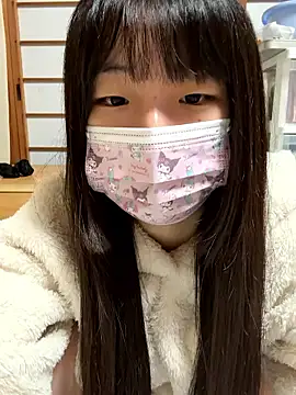 Snapshot of xx_Ojou_xx chatting on 10-28-25, 01:32 xx Ojou xx online show from 10-28-25, 01:32