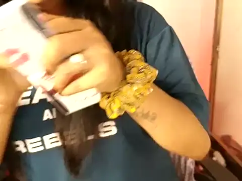 Snapshot of mansi201 chatting on 10-06-25, 01:56 mansi201 online show from 10-06-25, 01:56