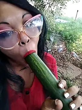 Snapshot of hemilynthomas2467 chatting on 05-22-26, 10:24 hemilynthomas2467 online show from 05-22-26, 10:24