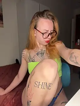 Snapshot of Amore_Mia_ chatting on 07-29-26, 01:05 Amore Mia online show from 07-29-26, 01:05