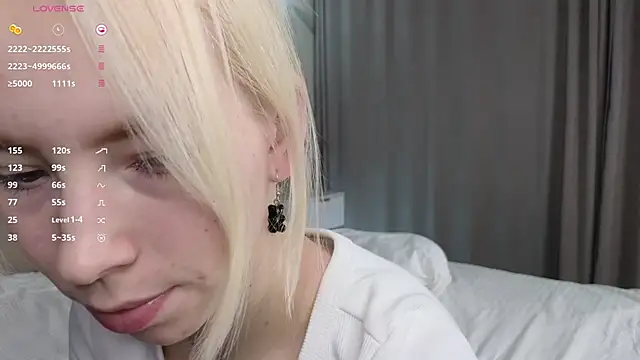 JuliannaWenger online show from 12-15-25, 04:13