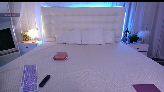 Snapshot of Lilit_1Love chatting on 09-21-25, 04:34 Lilit 1Love online show from 09-21-25, 04:34