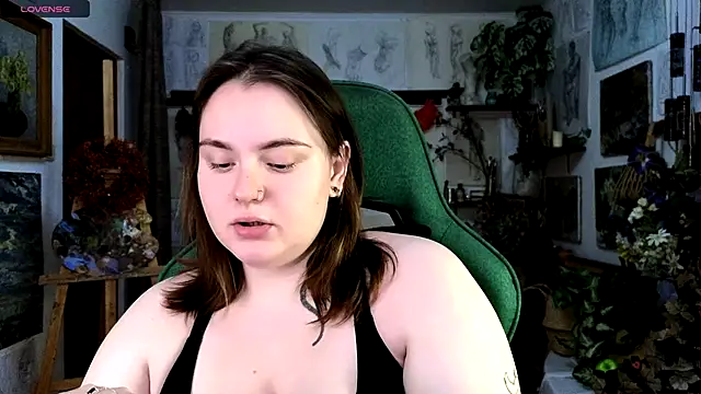 Snapshot of KatrinClark chatting on 10-21-25, 05:01 KatrinClark online show from 10-21-25, 05:01