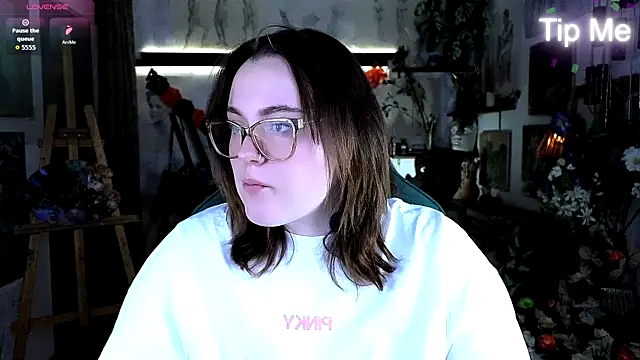 Snapshot of KatrinClark chatting on 10-10-25, 05:03 KatrinClark online show from 10-10-25, 05:03