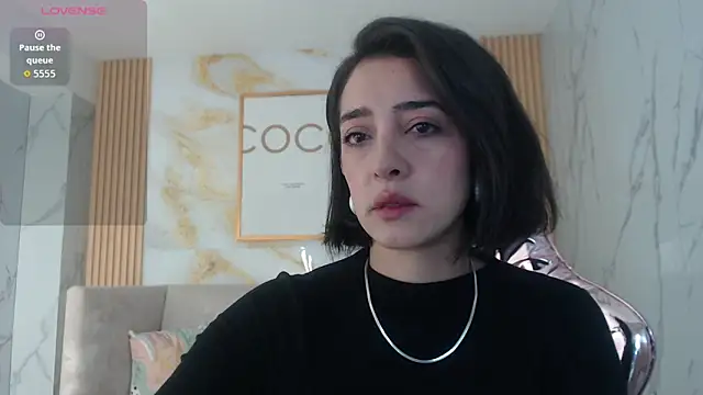 sara lopez s online show from 10-24-25, 01:32