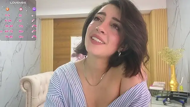 Snapshot of sara_lopez_s chatting on 06-08-26, 02:28 sara lopez s online show from 06-08-26, 02:28