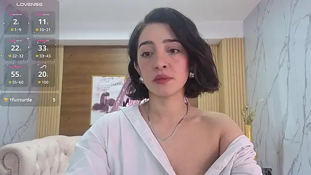 Snapshot of sara_lopez_s chatting on 04-29-26, 01:59 sara lopez s online show from 04-29-26, 01:59