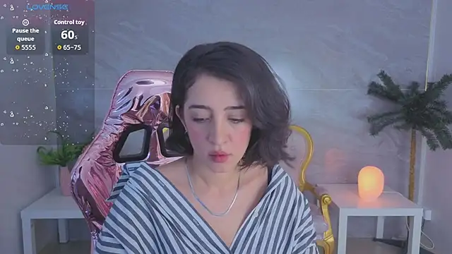 Snapshot of sara_lopez_s chatting on 02-22-26, 02:47 sara lopez s online show from 02-22-26, 02:47