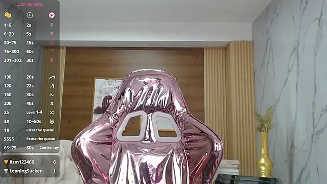 Snapshot of sara_lopez_s chatting on 03-25-26, 01:43 sara lopez s online show from 03-25-26, 01:43