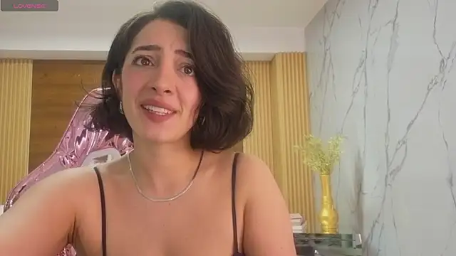 Snapshot of sara_lopez_s chatting on 05-19-26, 02:13 sara lopez s online show from 05-19-26, 02:13