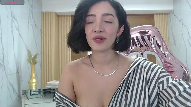 Snapshot of sara_lopez_s chatting on 03-16-26, 01:37 sara lopez s online show from 03-16-26, 01:37